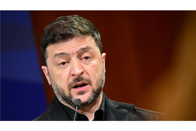 Wolodymyr Selenskyj hat erstmals öffentlich die 20 Punkte für einen von den USA angestoßenen Friedensplan öffentlich ausgebreitet.