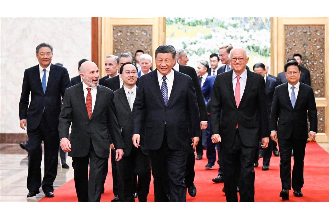 Grenzschutz und Terrorgefahr treiben EU-Bürger am meisten um Xi Jinping, Präsident von China, empfing im März Vertreter von Wirtschaft und Wissenschaft aus den USA. Neun Prozent der US-Bürger sehen China als wertvollsten Verbündeten der USA. (Archivfoto)