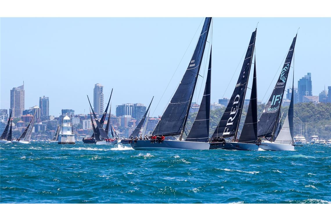 Bilder des Tages Yachten segeln in der Regatta des Sydney Hobart Yacht Race 2024 in Sydney.