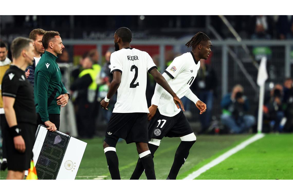 VfB-Profis überzeugen bei verrücktem Remis gegen Italien Yann Aurel Bisseck (Note 3): Der Abwehrspieler kam nach 77 Minuten ins Spiel und feierte sein Debüt in der DFB-Elf. Bisseck hätte per Kopf fast noch das 4:2 erzielt.