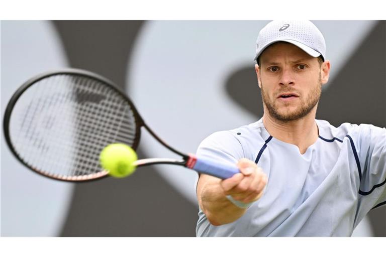Yannick Hanfmann gewinnt sein Auftaktmatch in Stuttgart –  und hat eine klare Meinung zur Geld-Debatte im Tennis.