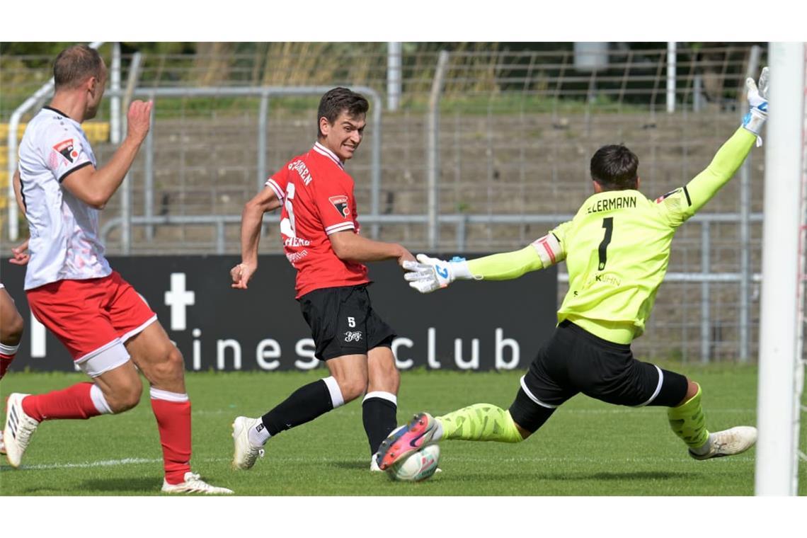 Yannick Toth (Mitte) vom SSV Reutlingen hat in dieser Saison bereits zweimal getroffen.