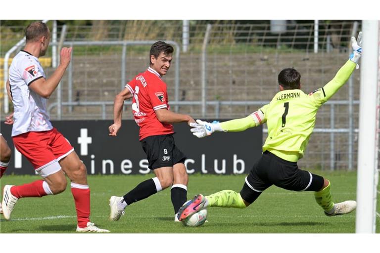 Yannick Toth (Mitte) vom SSV Reutlingen hat in dieser Saison bereits zweimal getroffen.