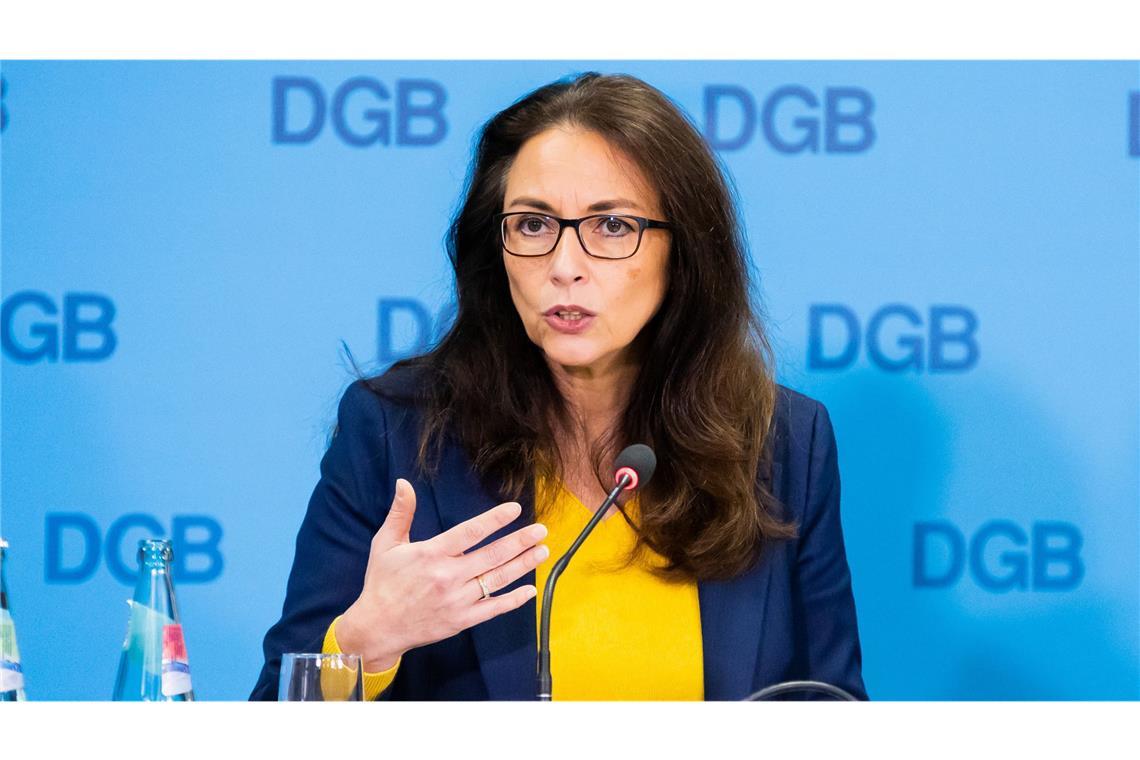 DGB-Chefin fordert Abschaffung sozialversicherungsfreier Minijobs Yasmin Fahimi, Vorsitzende des Deutschen Gewerkschaftsbundes, warnt angesichts steigender Sozialabgaben vor Nachteilen für Arbeitnehmer (Archivfoto).