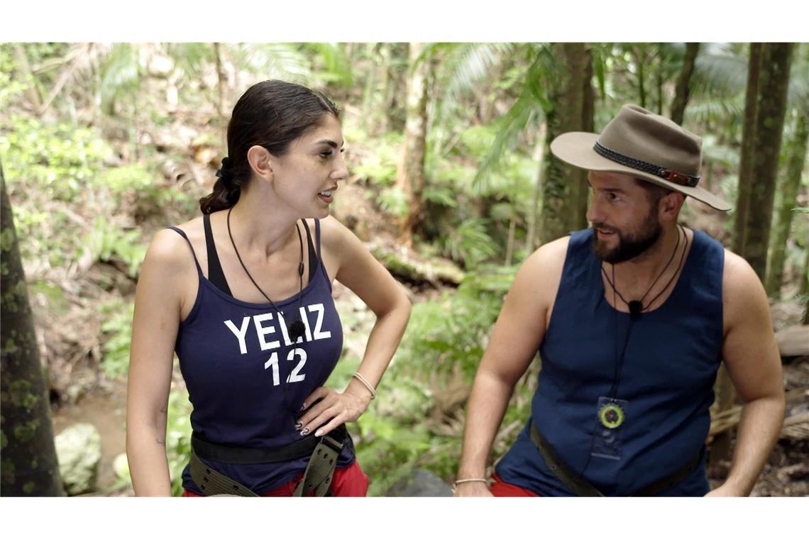 Wer muss als Erstes das Camp verlassen? Yeliz und Maurice auf Schatzsuche.