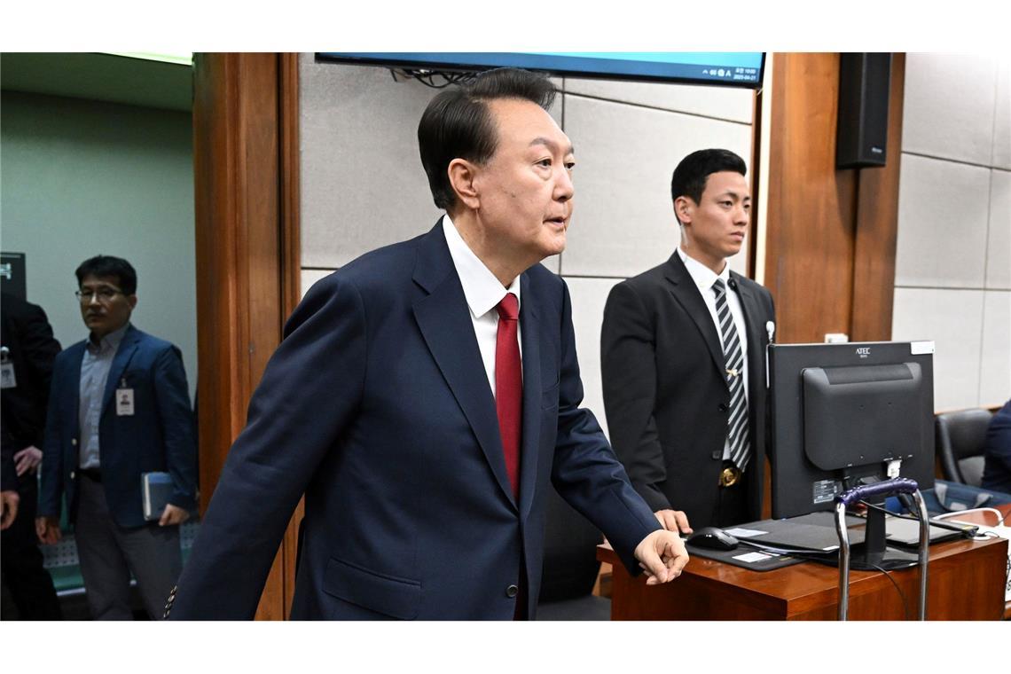 Südkoreas Übergangspräsident Han Duck Soo tritt zurück Yoon Suk Yeol ist nun auch wegen Amtsmissbrauch angeklagt.