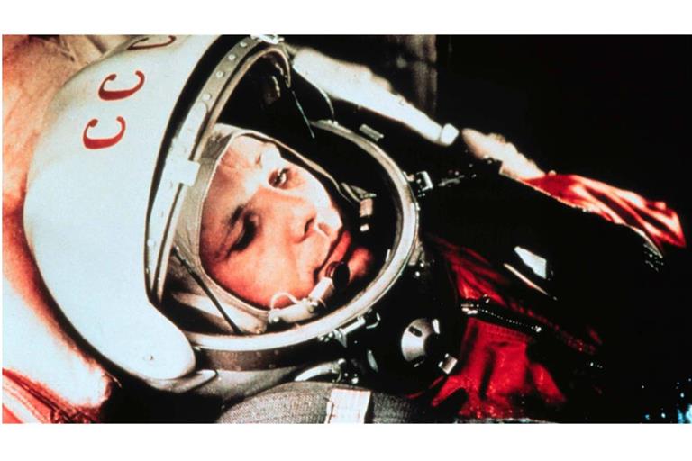 Yuri Gagarin am 12. April 1961 an Bord der „Wostok-1“-Rakete  kurz vor seinem ersten Raumflug.