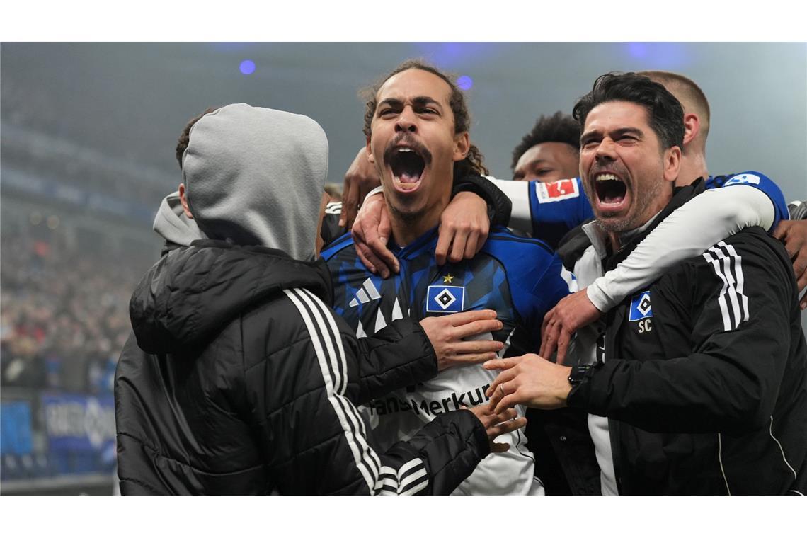 Yussuf Poulsen schießt HSV zum Derbysieg.