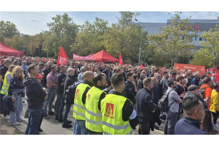 Zahlreiche Bosch-Beschäftigte nahmen an der IG-Metall-Aktion in Feuerbach teil. 