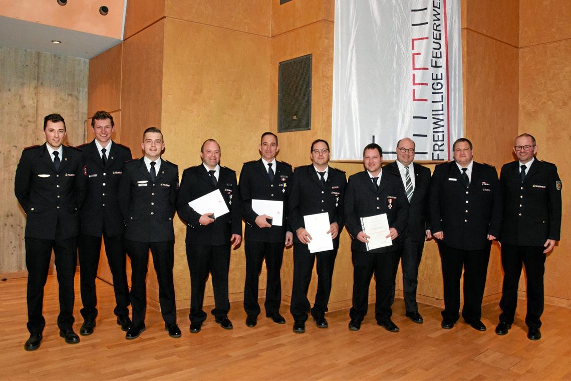 Moderner Dienstleister für Mitmenschen Zahlreiche Ehrungen standen auf dem Programm der Murrhardter Feuerwehr.