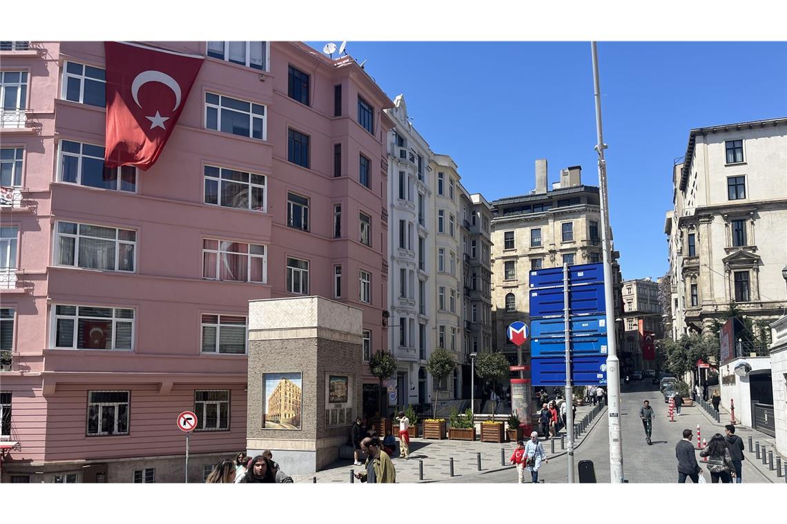 Istanbul erlebt weitere Nachbeben Zahlreiche Gebäude in Istanbul gelten als nicht erdbebensicher.