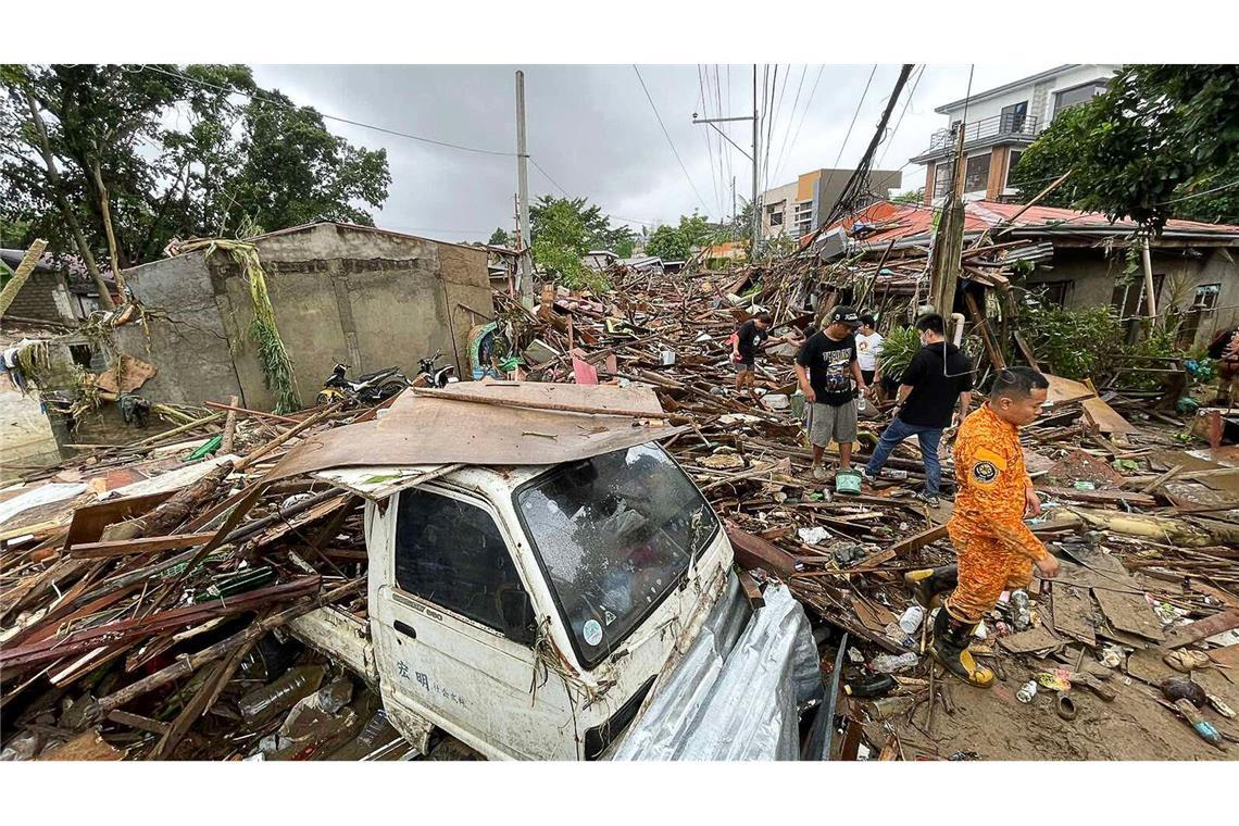 Zahlreiche Häuser lagen in Trümmern.