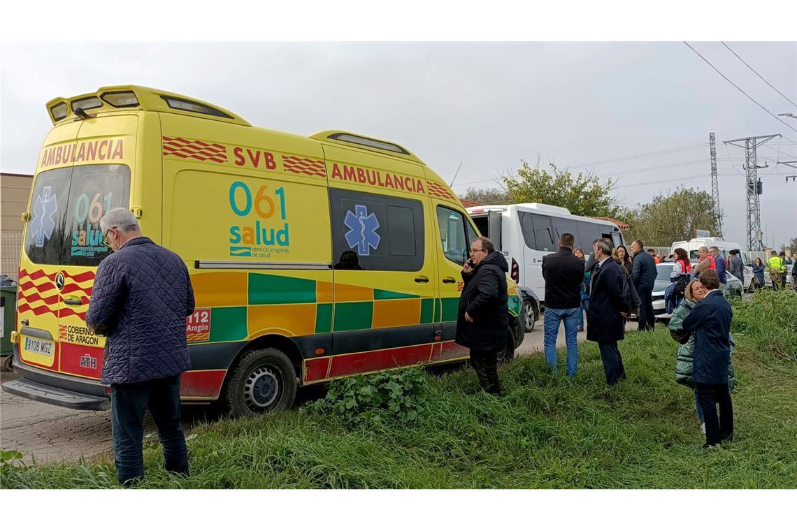 Zehn Tote bei Brand in spanischem Seniorenheim Zahlreiche Rettungskräfte waren im Einsatz.