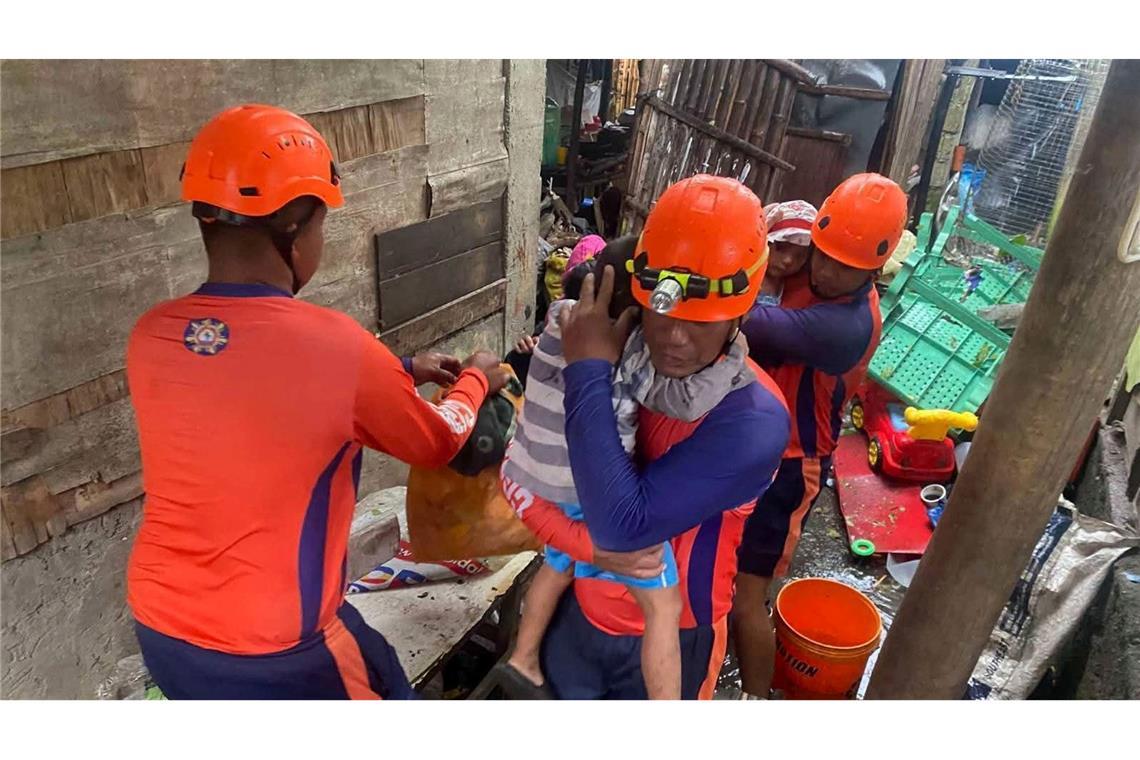 Zahlreiche Rettungsteams waren im Einsatz.