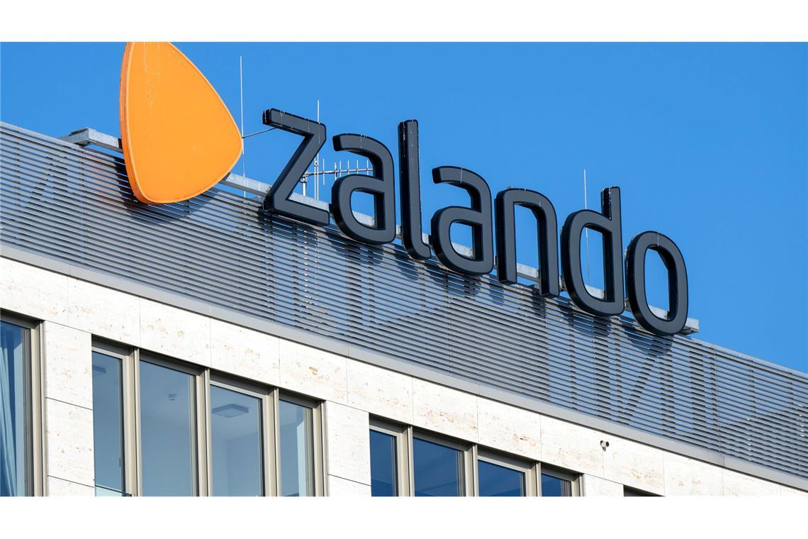 Zalando baut Kundenservice um – 450 Arbeitsplätze betroffen Zalando streicht rund 450 Arbeitsplätze am Firmensitz in Berlin. (Archivbild)