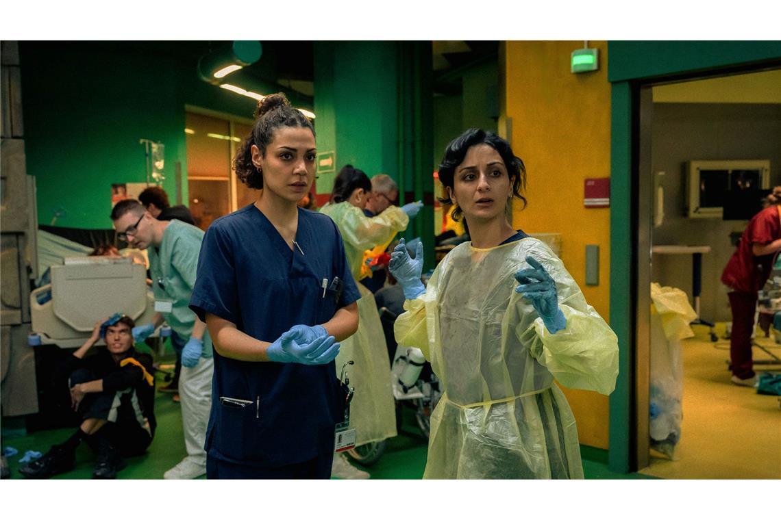Chaos in der Notaufnahme: Die neue Arztserie "KRANK Berlin" Zanna Parker (links) hat einen aufreibenden Alltag.