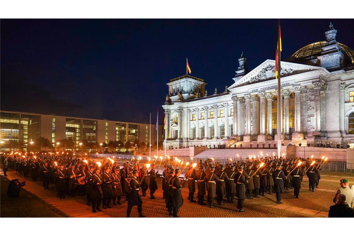 Wo ist der Große Zapfenstreich? Zapfenstreich für Afghanistan-Veteranen 2021 vor dem Reichstag.