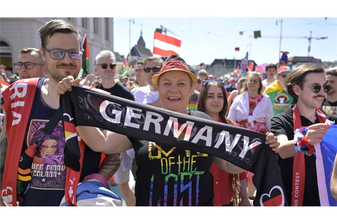 ESC: Favoriten sind cool und Tynna trägt eine Art Brautkleid Zehntausende Fans säumten die Straßen in Basel.