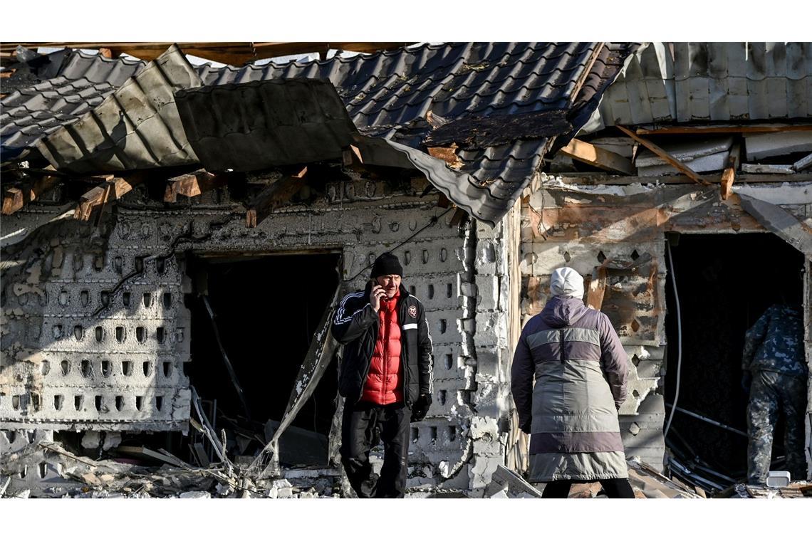 Kreml schließt Einfrieren des Ukraine-Krieges aus Zerstörtes Haus nach einem russischen Angriff.