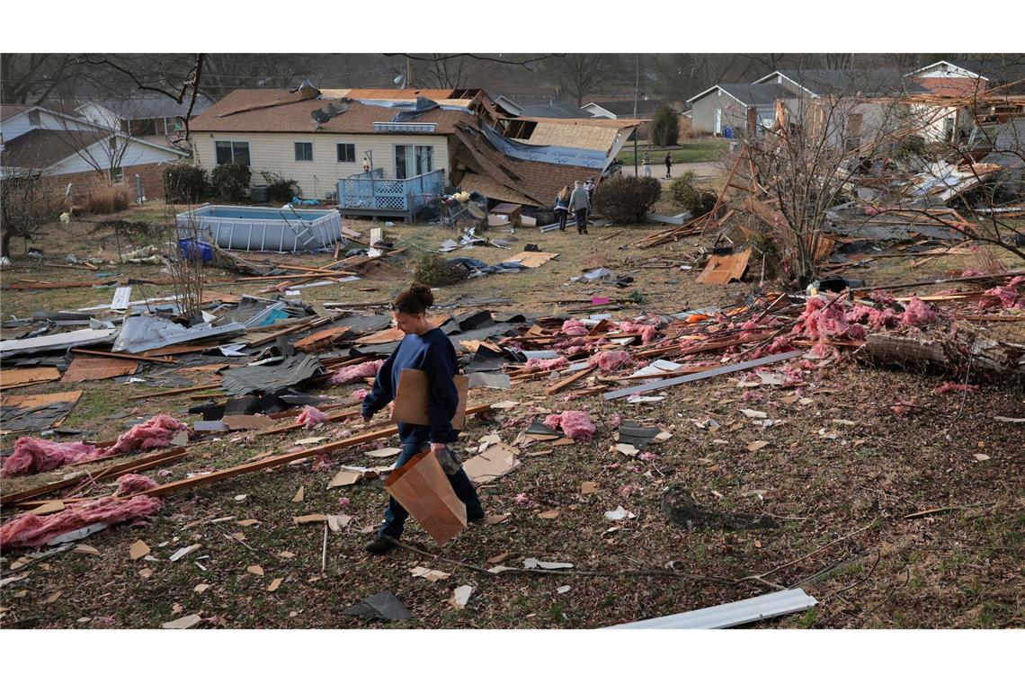 18 Tote bei Stürmen und Tornados in den USA - neue Warnung Zerstörung nach dem Sturm.