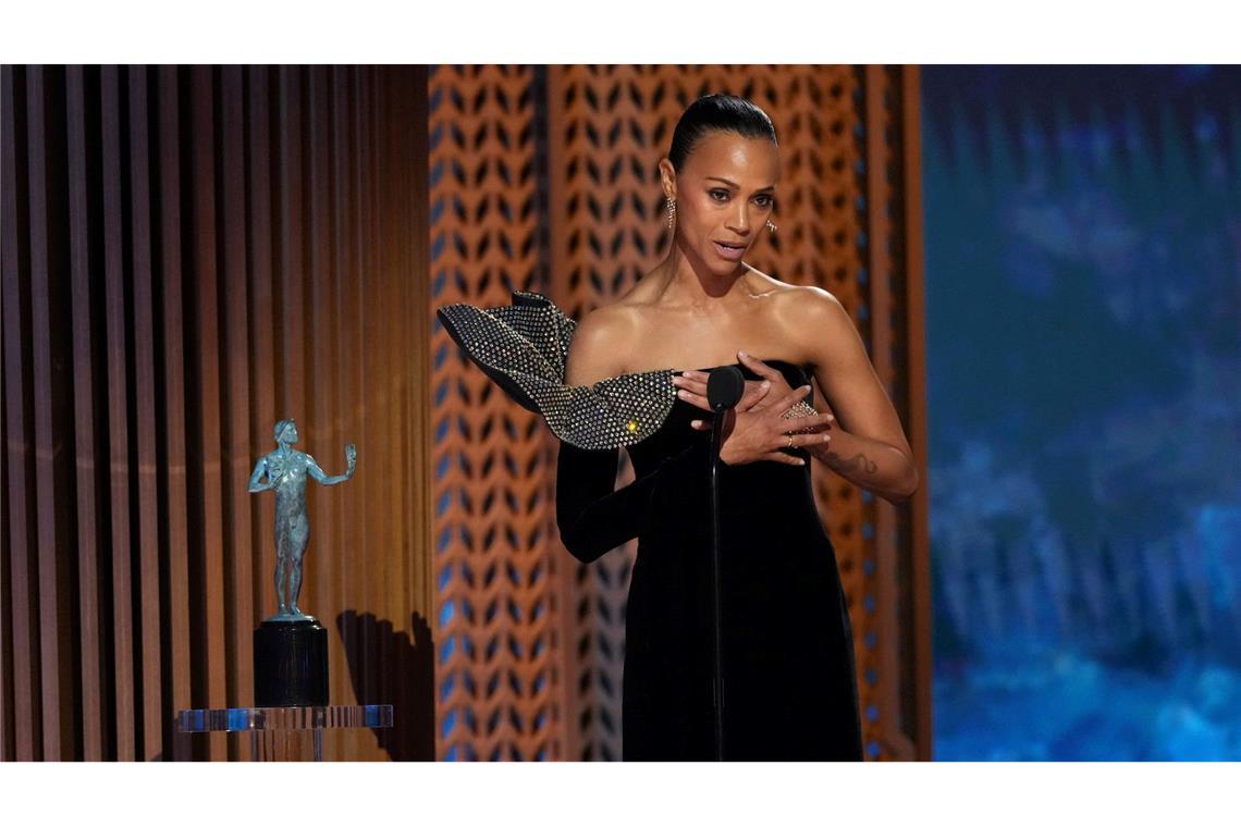 Demi Moore und Timothée Chalamet gewinnen Schauspielpreise Zoe Saldana wurde bei den SAG-Awards zur besten Nebendarstellerin erklärt.