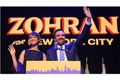 Zohran Mamdani und seine Frau Rama Duwaji wurden am Dienstagabend im Brooklyn Paramount Theater begeistert gefeiert.