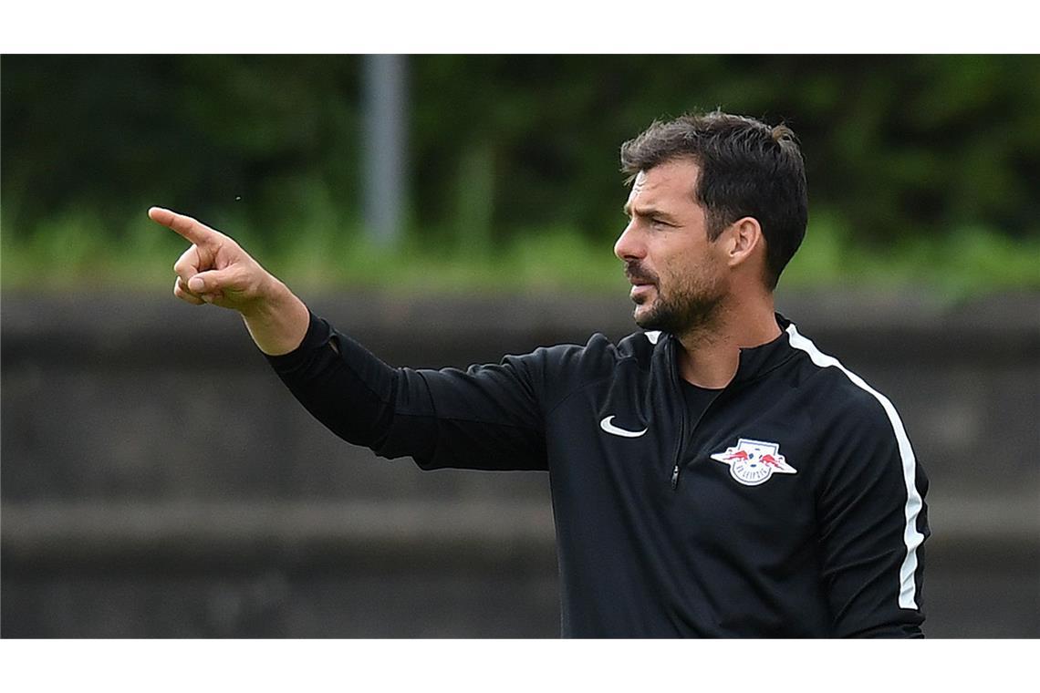 Zsolt Löw übernimmt RB Leipzig Zsolt Löw wird neuer Trainer bei RB Leipzig – allerdings nur bis zum Sommer.