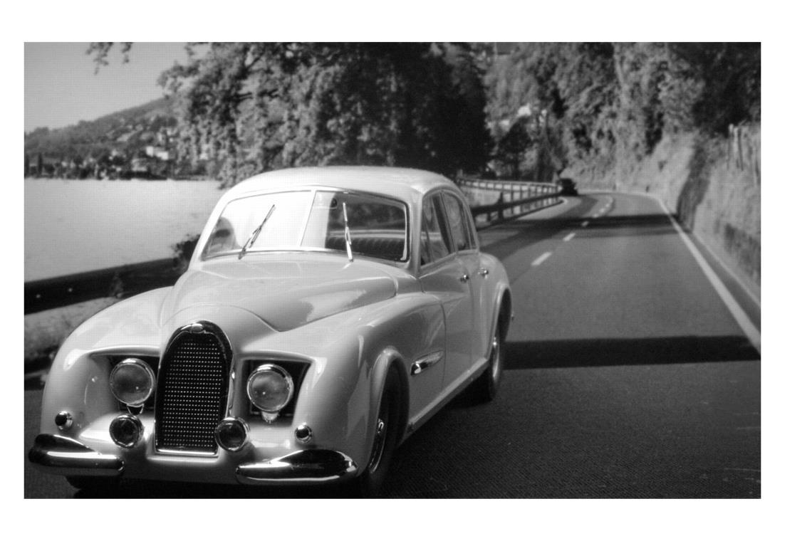 Der Mann, der das Feuerzeug neu erfand Zu Beginn seiner Karriere war Louis Lepoix Autodesigner. Ein Masterpiece des Franzosen: der Bugatti Typ 101, heute im Musée national de l’automobile in Mulhouse, France, 1950.
