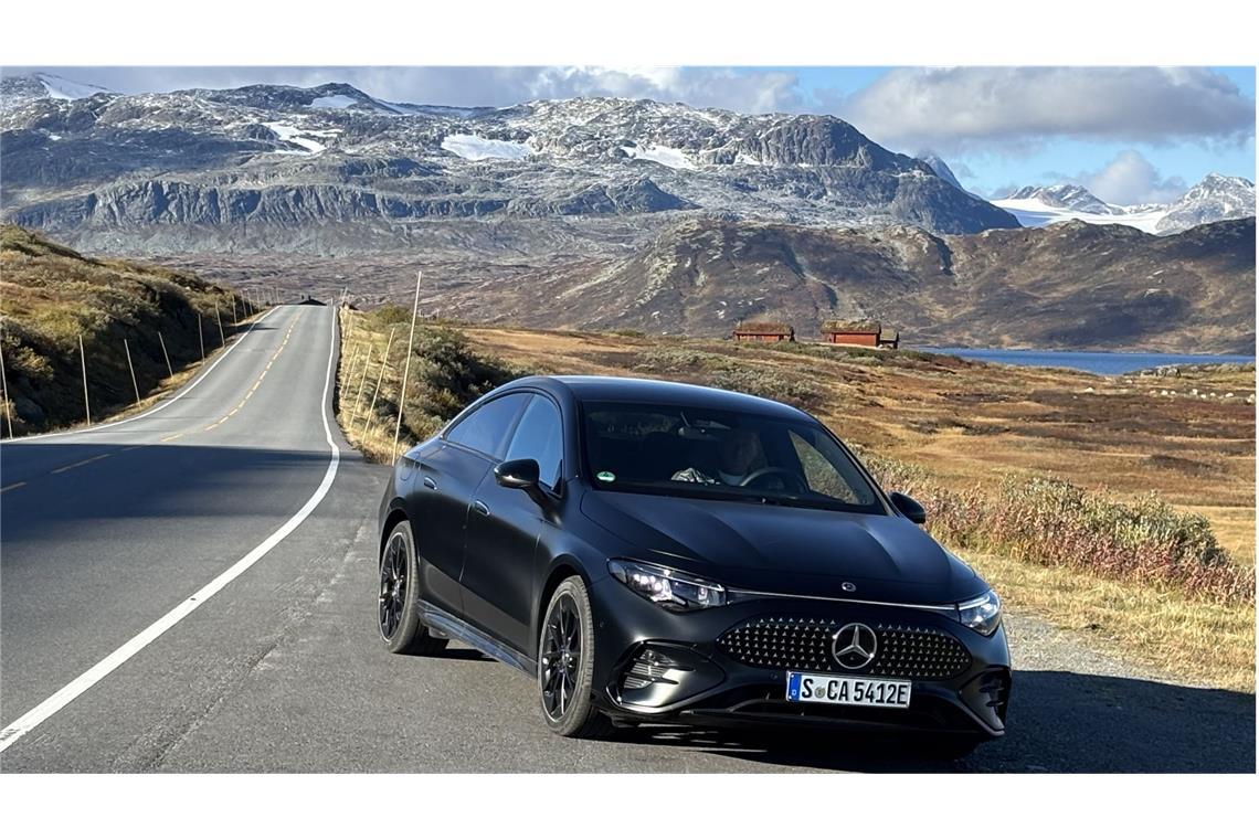 Stuttgarter Autobauer setzt auf klimafreundliches Aluminium aus Norwegen Zu Besuch beim Zulieferer: Im neuen Mercedes CLA steckt viel Aluminium aus Norwegen.