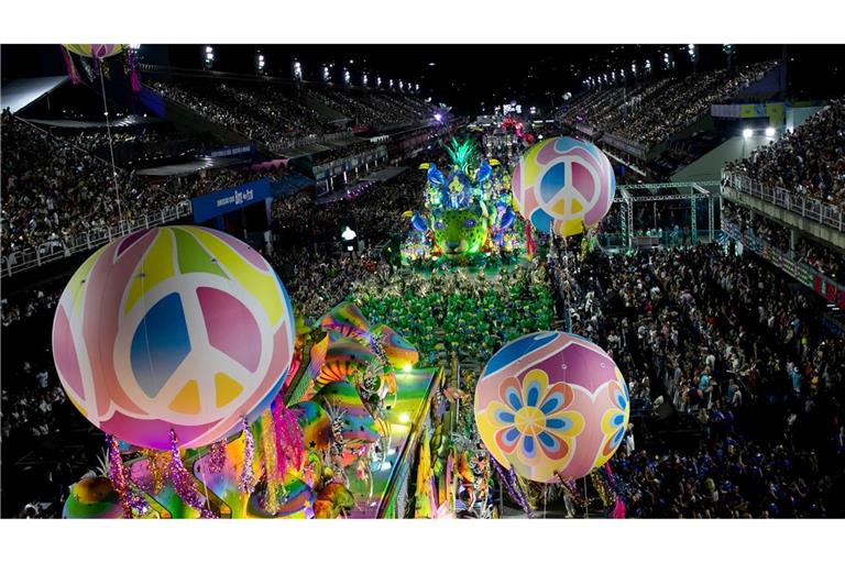 Zu den Höhepunkten gehörten Handlungen, die an brasilianische Persönlichkeiten, kulturelle Traditionen und Geschichten der afrobrasilianischen Bevölkerung erinnerten.