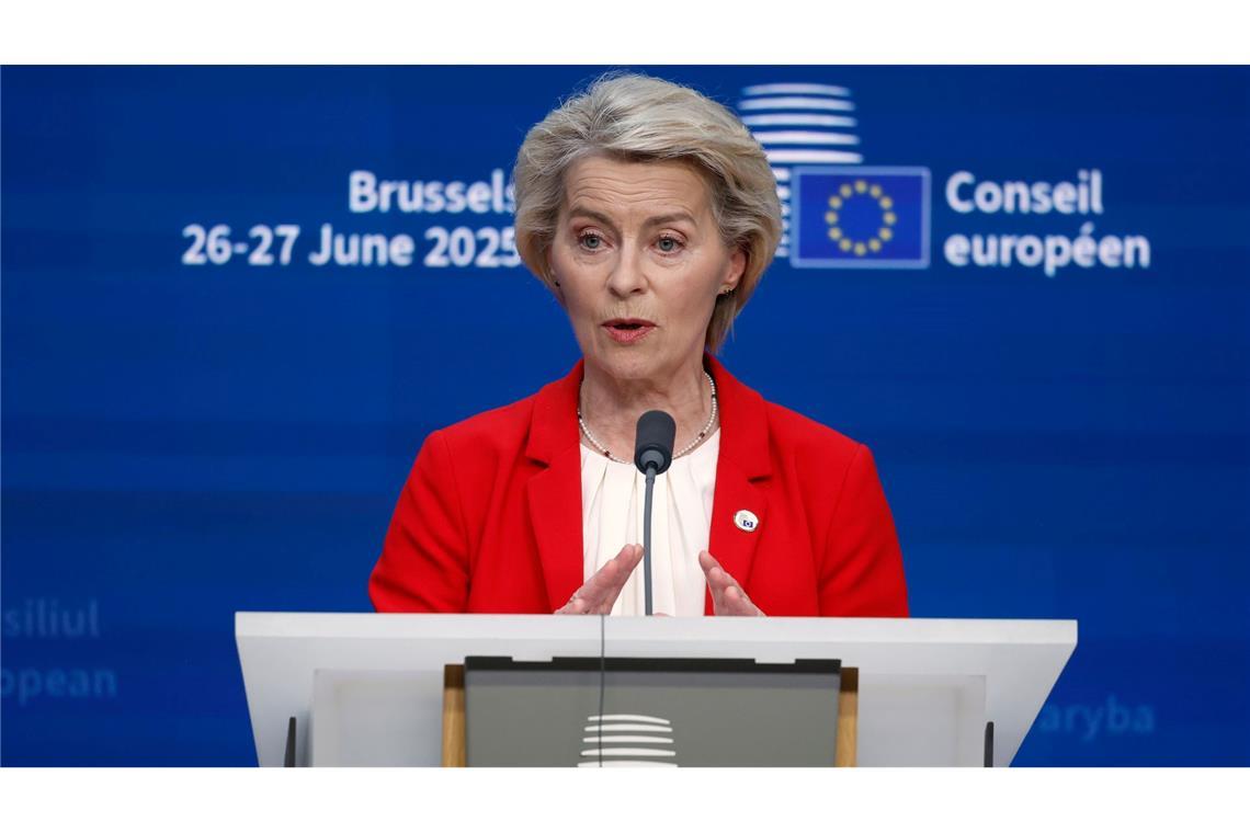 Zu einem neuen US-Angebot für eine Einigung im Zollstreit ein wollte sich die zuständige EU-Kommission unter Leitung von Ursula von der Leyen zum Inhalt und zur Bewertung des Textes öffentlich nicht äußern.