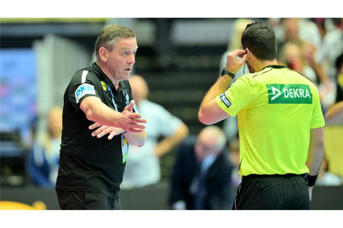 Zu früh gedrückt: Alfred Gislason leistet sich in der Schlussphase gegen Serbien einen unglücklichen Fauxpas.