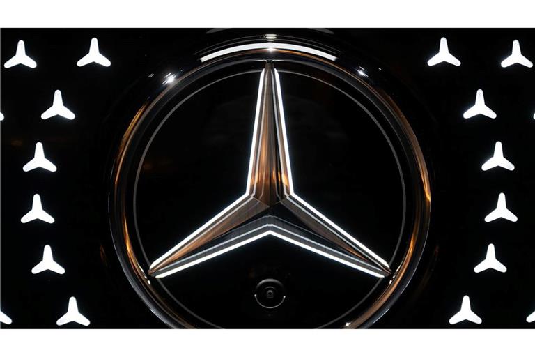 Zu Jahresbeginn musste Mercedes-Benz einen Gewinneinbruch hinnehmen. (Archivbild)