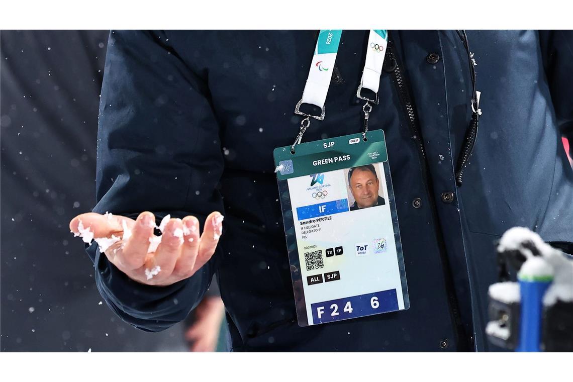 Zu viel Schnee: Renndirektor Sandro Pertile.