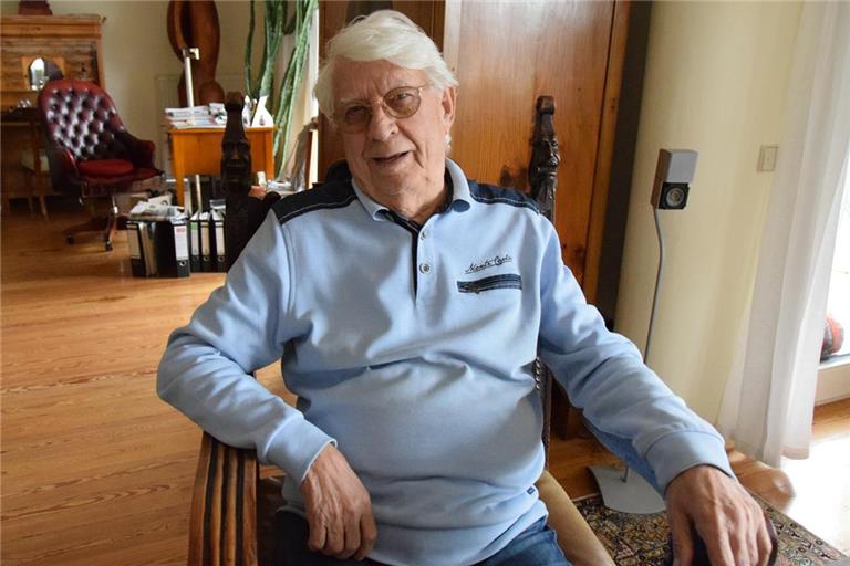 Zum Geburtstag lässt Jürgen Riebesam 85 Jahre Revue passieren. Foto: Elisabeth Klaper