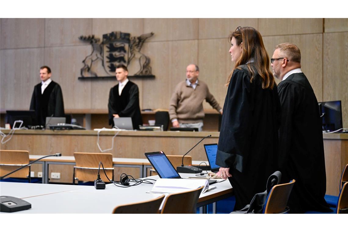 "Dann erledigen und anzünden" - lebenslange Haft für Ehepaar Zum Prozessauftakt Anfang Januar am Landgericht Mannheim gestand das Ehepaar die Morde an den beiden Ukrainerinnen, um das Baby der Jüngeren als eigenes Kind ausgeben zu können. (Archivbild)