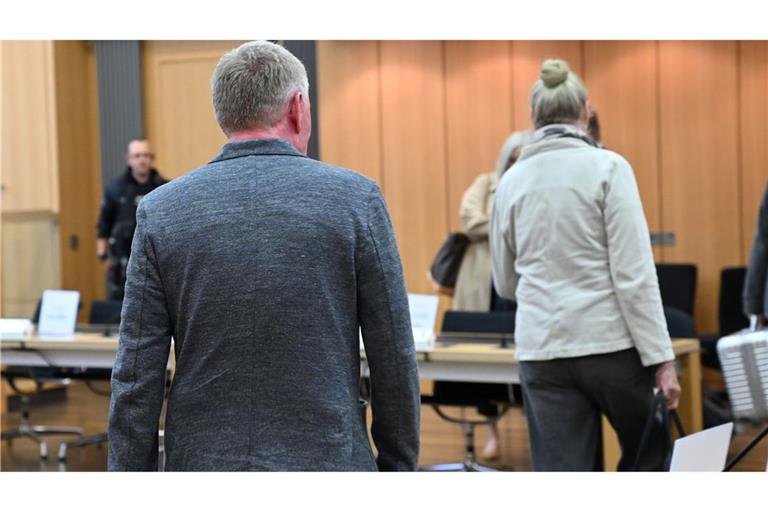 Zum Prozessauftakt vor dem Landgericht Braunschweig benötigte der Staatsanwalt zwei Stunden für die Verlesung der Vorwürfe.