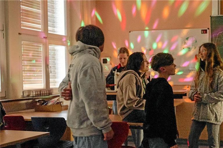 Zur Entspannung können die Jugendlichen auch bei der Discopause vorbeischauen. Sie gehört auch zur Angebotspalette rund um die Ganztagsschule. Foto: Walterichschule