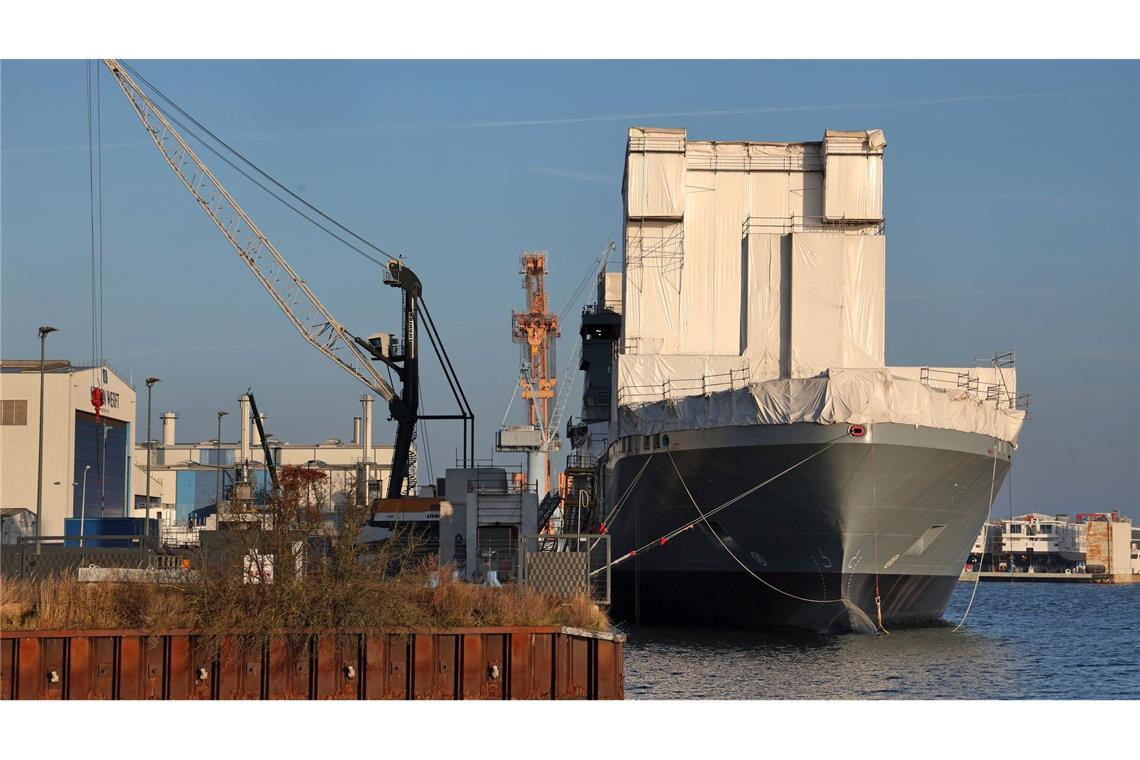 Zusammen mit der Bremer NVL Group ist die Meyer-Werft-Gruppe auch am Bau von Marinetankschiffen für die Deutsche Marine beteiligt, die in Rostock entstehen.