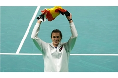 Zverev jubelte mit Deutschland-Fahne über den Viertelfinalsieg gegen Argentinien.