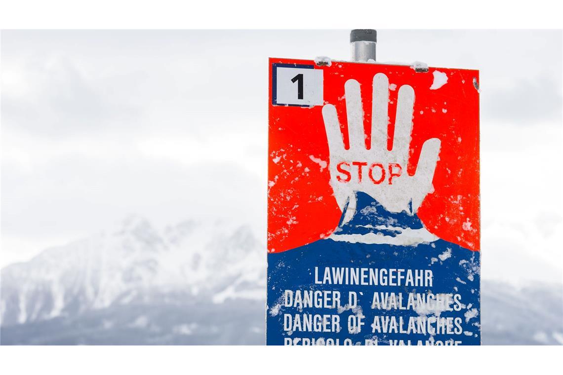 Brüder von zwei Lawinen erfasst - Ausrüstung hilft Zwei Brüder lösten in Österreich gleich zwei Lawinen aus. (Archivbild)