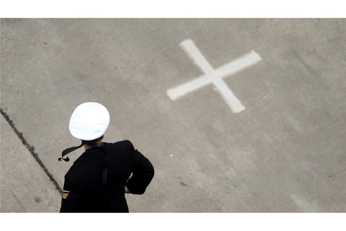 Sabotageversuch an Marineschiff: Strahlkies im Motorblock