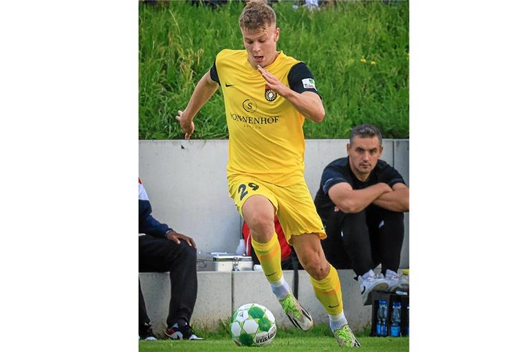 Zwei starke Antritte verhalfen Stürmer Nico Engel zu einem klasse Auftritt. Foto: Alexander Becher