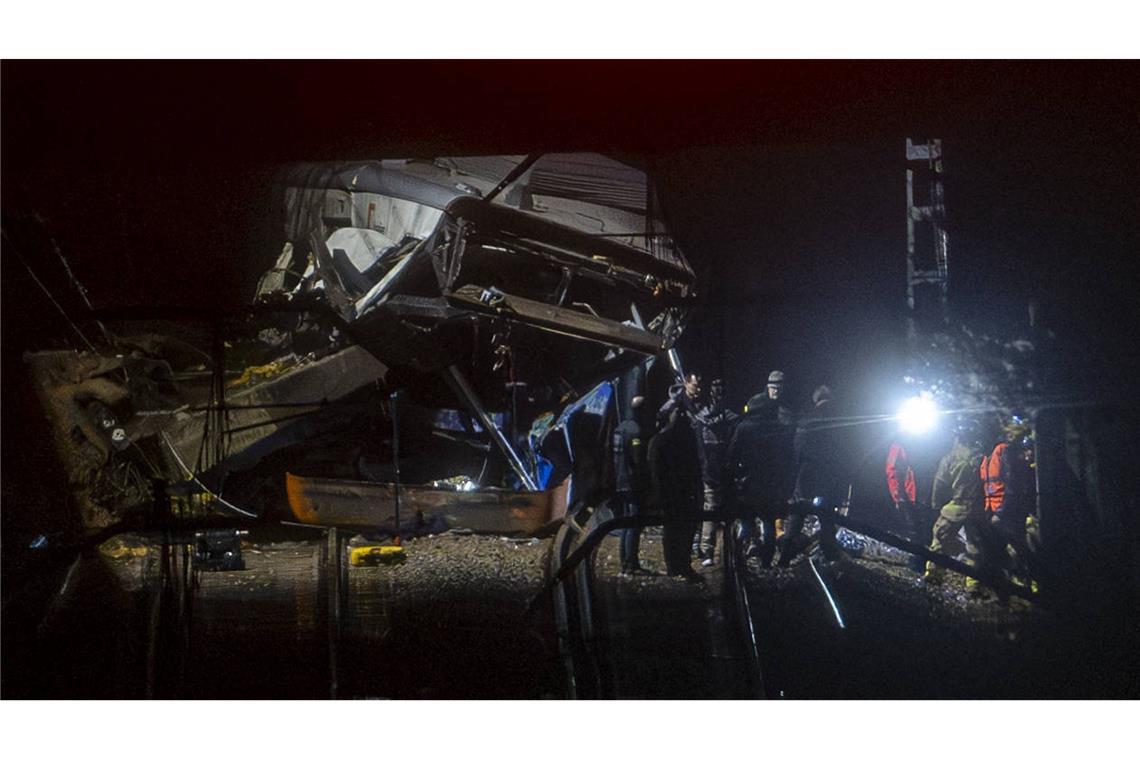 Zwei Tage nach dem schweren Zugunglück in Südspanien gab es im Nordosten des Landes einen weiteren Unfall mit einem Nahverkehrszug.