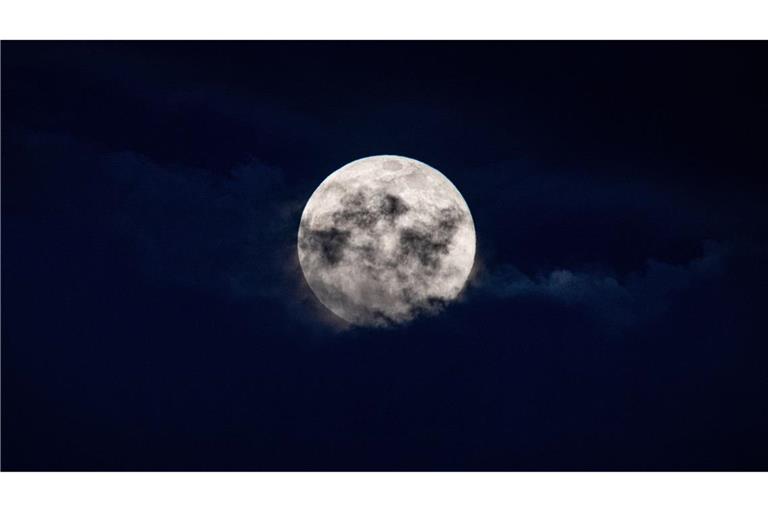 Zwei Vollmonde in einem Monat sind eine Seltenheit. Maximal zweimal im Jahr könne es dazu kommen (Symbolbild).