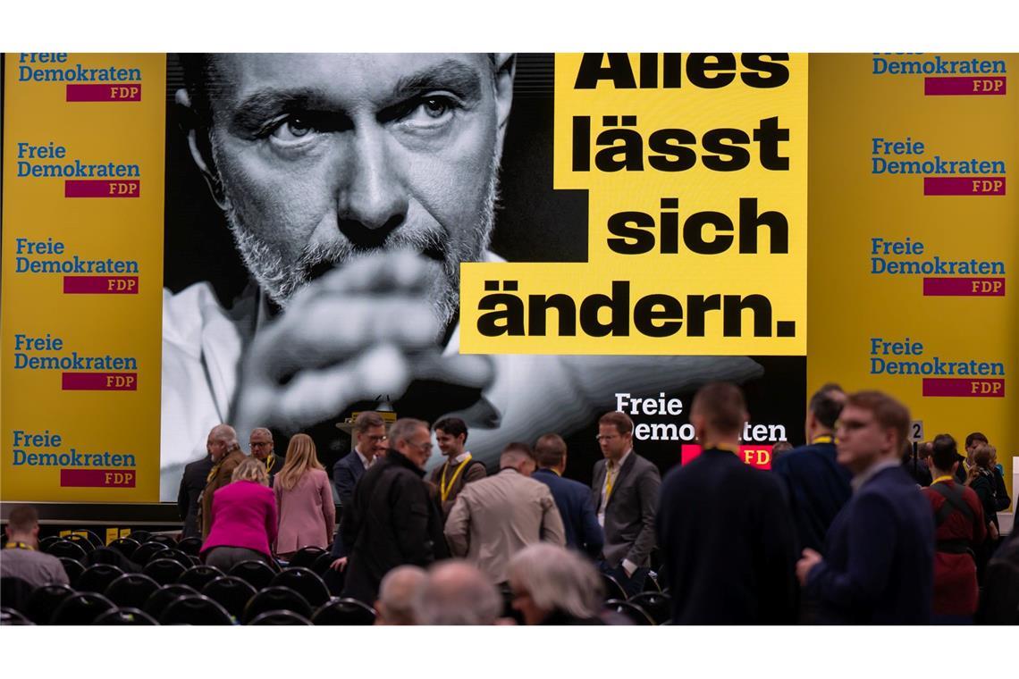 FDP kämpft: Wirtschaft zuerst und Schwarz-Grün verhindern Zwei Wochen vor der Bundestagswahl sieht es für die FDP in Umfragen nicht gut aus.