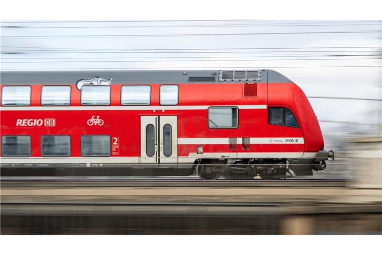 Zwischen einer Frau und einem Mann ist es am Donnerstag zu einer Auseinandersetzung in einem Regionalexpress gekommen (Symbolfoto).