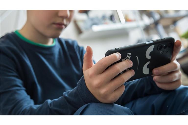 Zwischen Sucht und Sinn: Welcher Umgang mit dem Smartphone ist richtig?